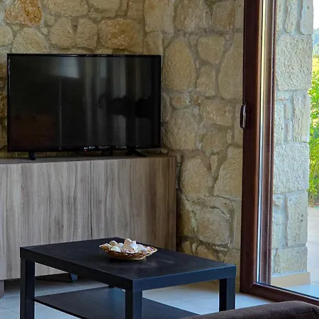 Stone Stefanos Posidi Villa *
