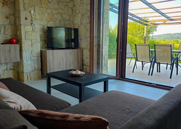 Vila Stone Stefanos Posidi *